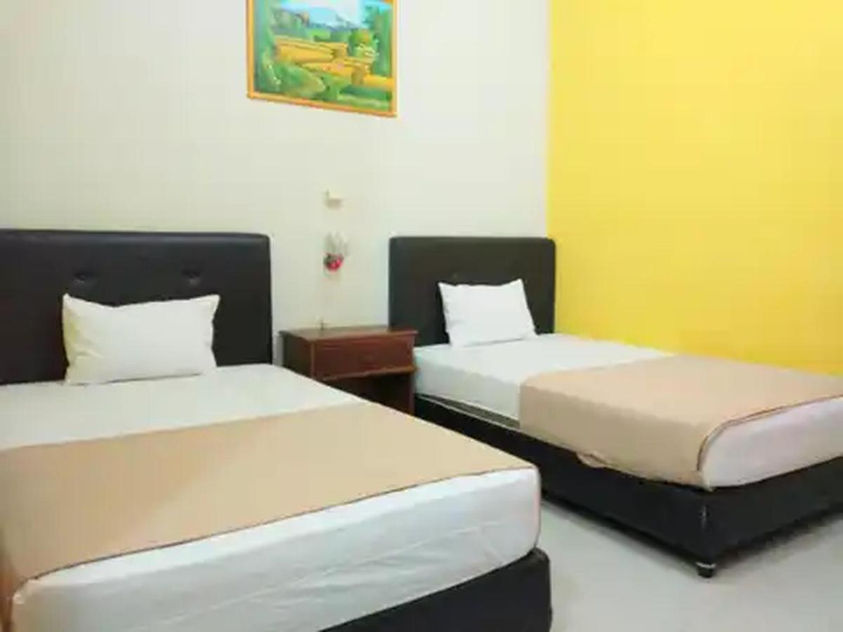 Reddoorz At Hotel Nuansa Ngawi Exterior foto