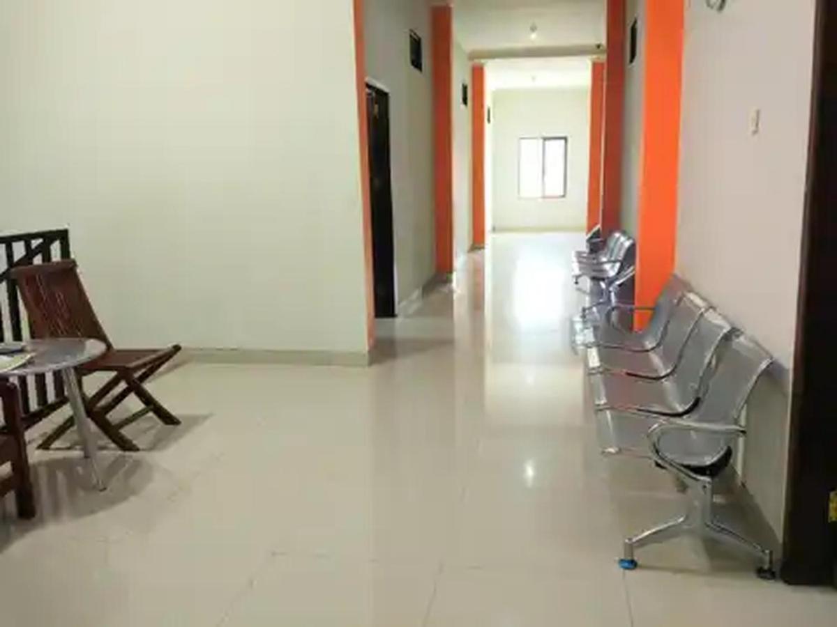 Reddoorz At Hotel Nuansa Ngawi Exterior foto